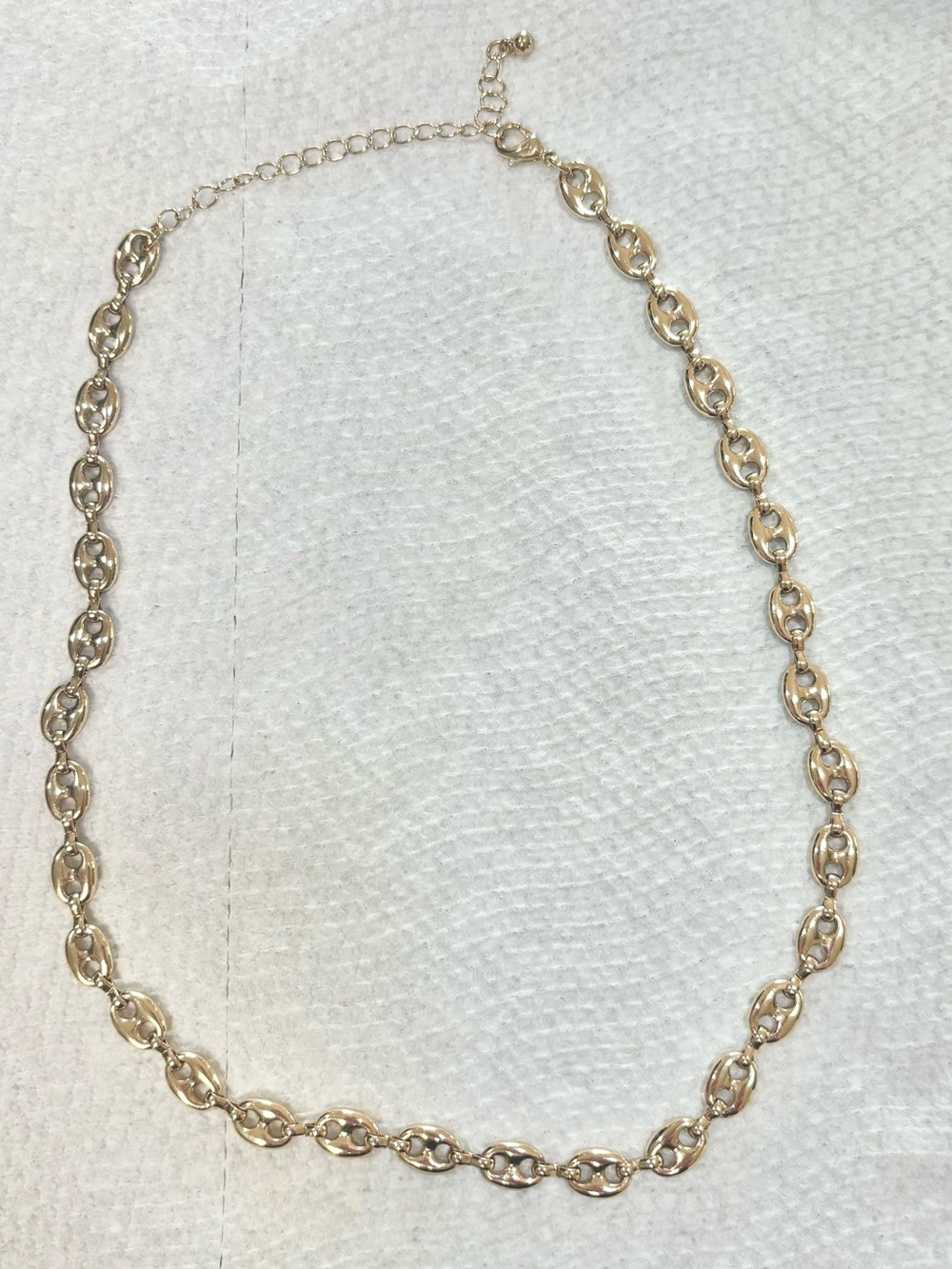 Gold classic necklace